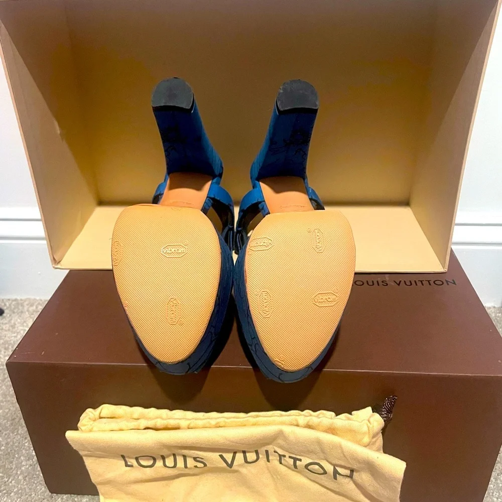 Louis Vuitton Blue Leopard Pattern Strappy Platform Heels size 37.5 - Picture 6 of 7